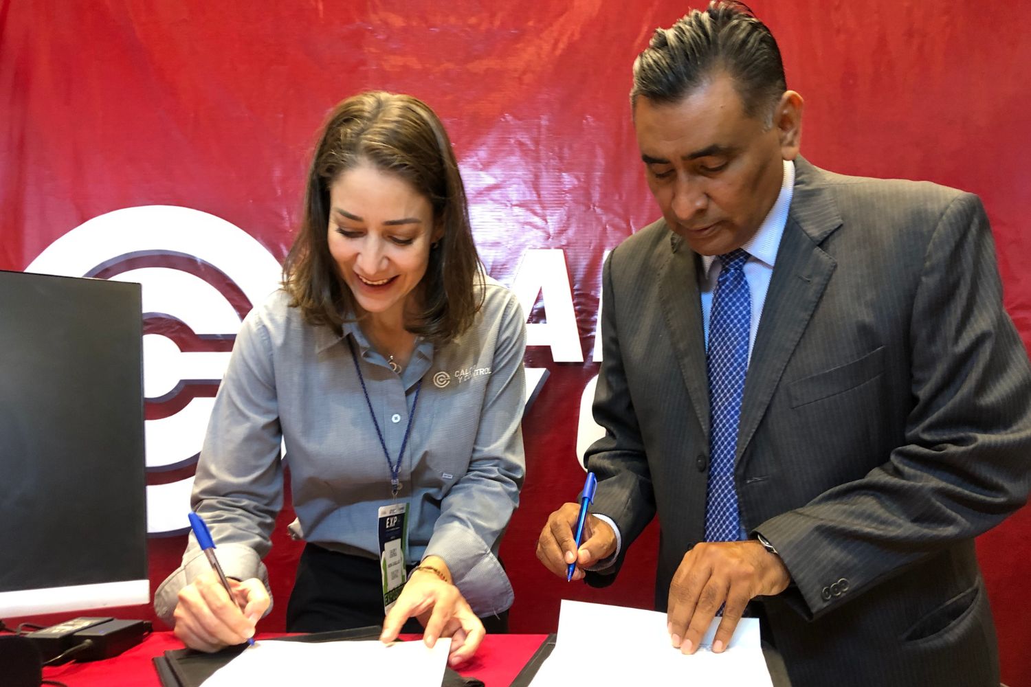 Signa CECyTEQ convenio para Educación Dual